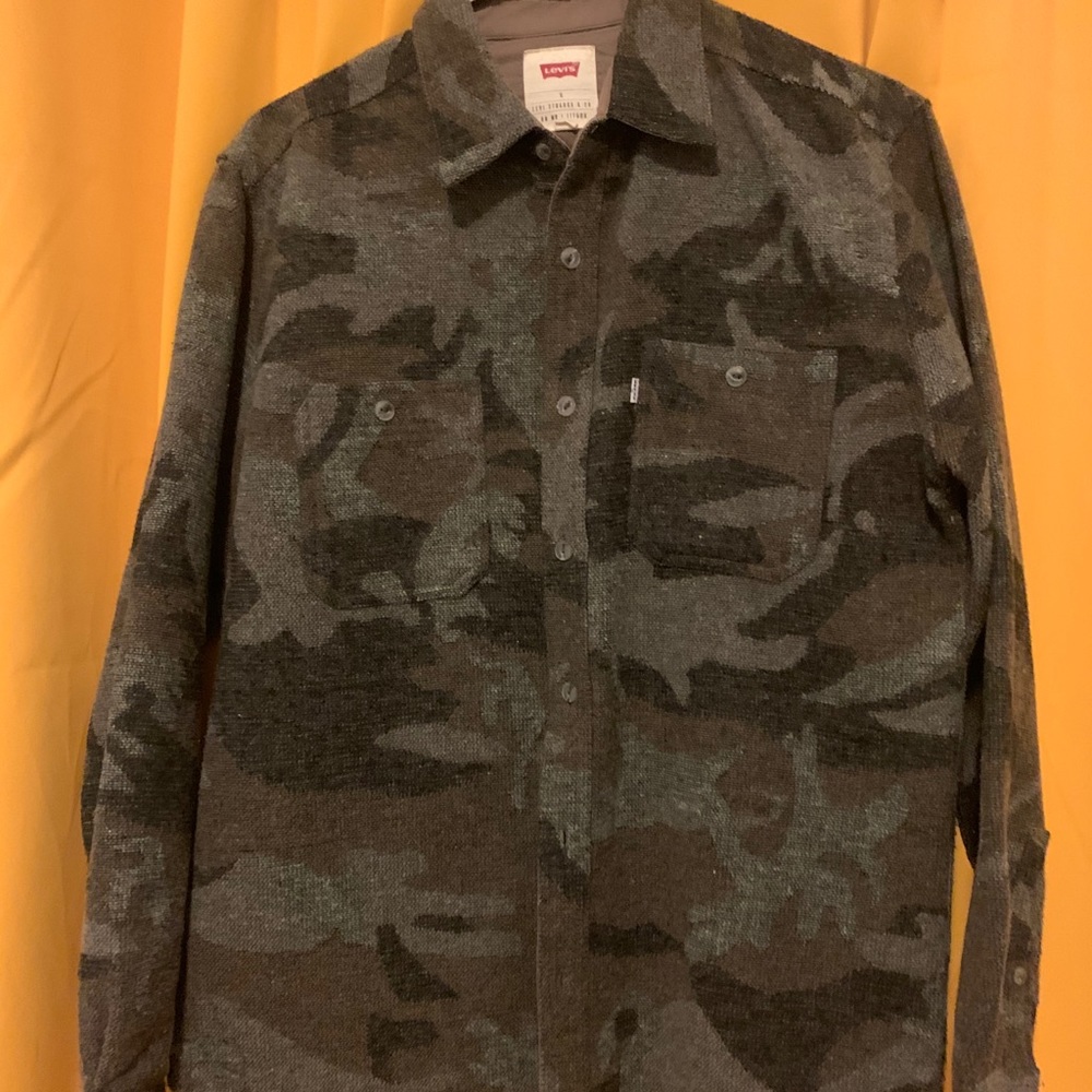 Levi’s men’s twill button up shirt